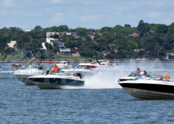 El Paraná, copado por los pescadores