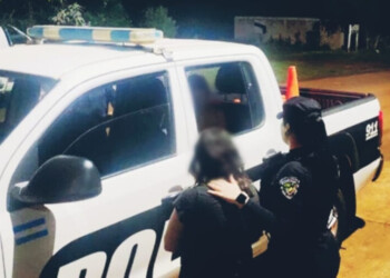 Una mujer fue detenida por agredir a su padrastro con un cuchillo