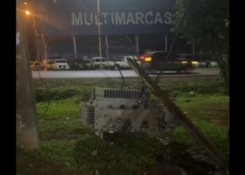 Posadas: impactó contra una estructura de energía eléctrica y dejó sin luz a decenas de familias