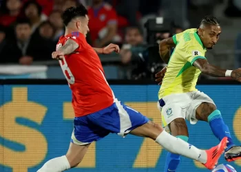 Brasil ganó y hundió a Chile en las Eliminatorias