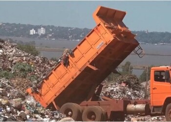 Encarnacenos denuncian contaminación en el río Paraná