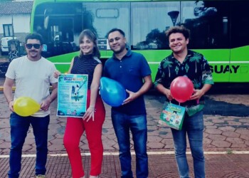 Río Uruguay lanzó el “Bus Book” en Puerto Iguazú