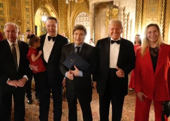 Javier Milei y Donald Trump se encontraron en Florida y cruzaron elogios