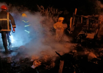 Dos viviendas se incendiaron por completo en San Ignacio