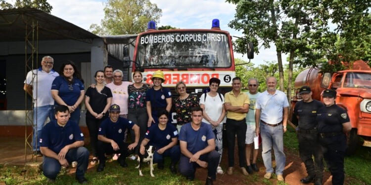 VOLUNTARIOS. Los bomberos de Corpus en pleno crecimiento./ Fotos: Gentileza J. Markiewicz