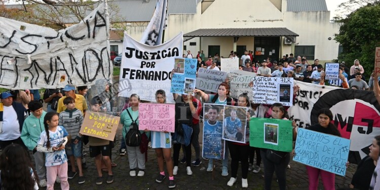 PEDIDO. La causa está lejos de cerrarse y la familia del joven pide justicia y que se investigue como “homicidio”.