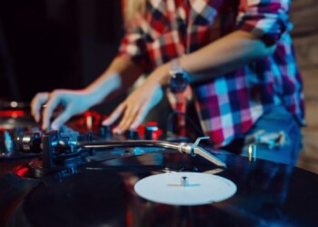 Este domingo en San Ignacio habrá Feria de vinilos con la animación de 16 DJ’s en vivo