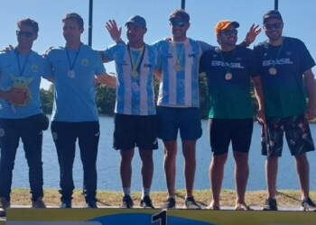 Canotaje: Emanuel Vázquez logró una medalla de oro y una de bronce en el debut en Uruguay