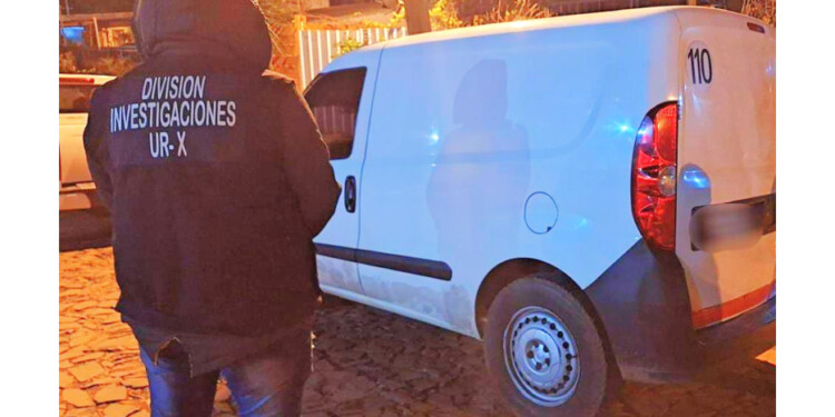 FUE PERITADA. La camioneta Fiat Doblo blanca fue secuestrada por orden del juez Mattos, no hallaron rastros de la presunta víctima.