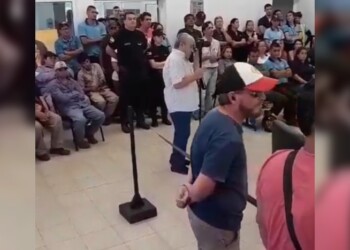 Cruce de empleados municipales con ediles renovadores por el aumento de las dietas