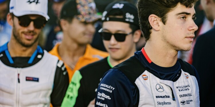 Franco Colapinto y de fondo, el francés Pier Gasly, primer piloto de Alpine.