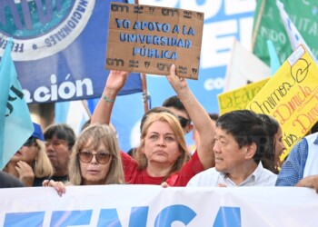 Universidades del NEA marcharon en Posadas en defensa de la educación pública