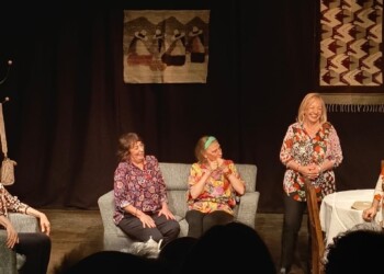 Sala Tempo presenta dos divertidas comedias que relatan enredos familiares y de amistad