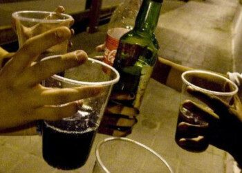 El consumo de alcohol en sí “acarrea un peligro en la salud”: mitos y verdades