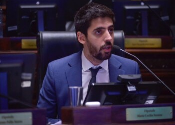 Fundador de LLA deja el espacio con críticas al Gobierno