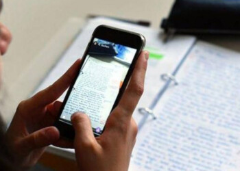 Celulares en el aula: colegios privados “pueden excluir o no el uso de estas herramientas”