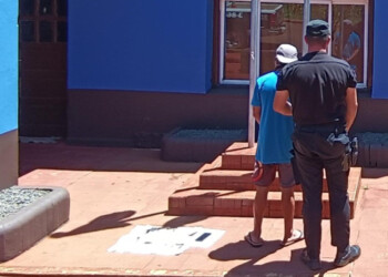 Lo invitaron a un bar, lo emboscaron y tras agredirlo le robaron 50 mil pesos