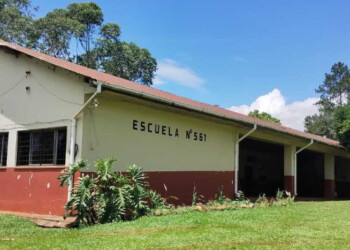 Vecinos del Paraje Sarandí temen que se venda el terreno de la Escuela 561