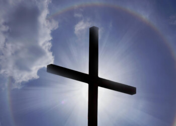 “Cuando la promesa es grande hasta el santo desconfía”