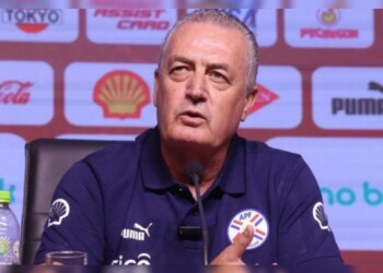 Gustavo Alfaro, entrenador de la Selección de Paraguay: “Argentina es como la humedad”