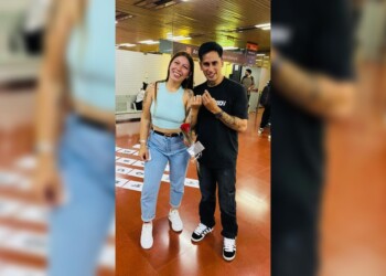 Video: sorprendió a su novio en el aeropuerto de Posadas, le propuso casamiento y se volvió viral