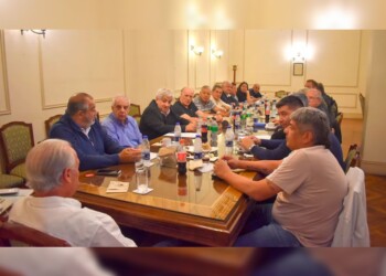 La CGT se separó de Moyano y descartó un paro general