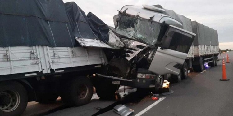 Un camionero de Oberá protagonizó un accidente en Entre Ríos. Foto: gentileza El Doce