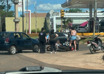Motociclista herida tras ser chocada por un auto