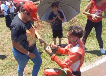 “Amor sobre ruedas”, una propuesta de matrimonio sorprendió en el Misionero de Pista