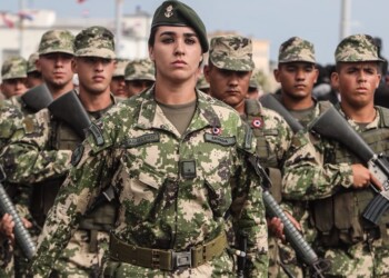 Histórico: paraguayas podrán hacer instrucción militar voluntaria