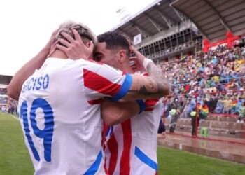 Con un golazo de Enciso, Paraguay rescató un valioso empate en la altura