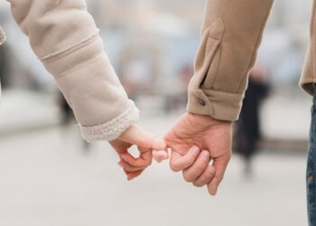 Qué es el throning, el mal que aqueja a 1 de cada 4 menores de 27 años