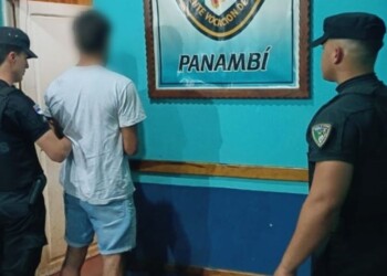 Panambí: hombre alcoholizado agredió a policías en la vía pública y terminó preso