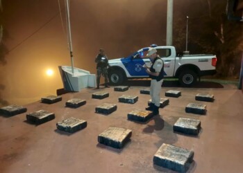 Bote narco llevaba casi 400 kilos de marihuana en Misiones