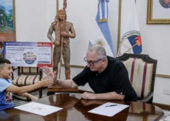 Passalacqua recibió al misionerito ganador del concurso nacional “Alrededor de Iberoamérica”