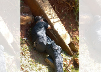 Niño de cinco años fue salvado tras quedar atrapado en un tubo de cemento