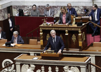 Francia, sin Gobierno: diputados aprobaron moción de censura y tumbaron al primer ministro Michel Barnier