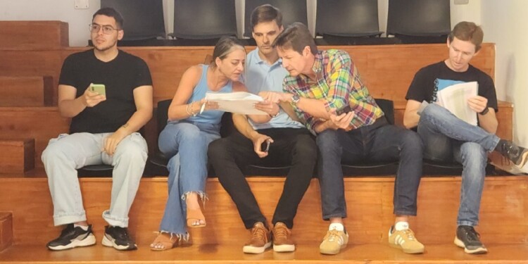 AZAR. Las autoridades provinciales, ayer, en pleno sorteo del Deporbono 7.