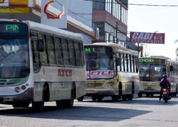 En Eldorado continúa el paro de colectivos y la Municipalidad pide que se dicte la conciliación
