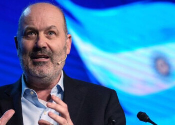 Impuestos: Sturzenegger bajó el tono a lo anunciado en cadena nacional por el presidente Milei