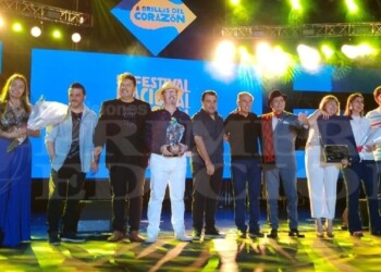 El Festival del Litoral brilló con una noche llena de emoción, reconocimientos y música