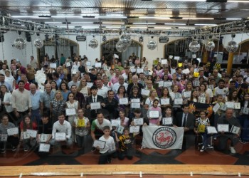 Apóstoles premió a sus deportistas