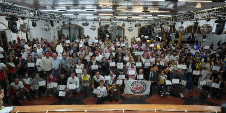 NO FALTÓ NADIE. El salón del club Argentino Ucraniano albergó a una nueva edición de la gala del deporte local.