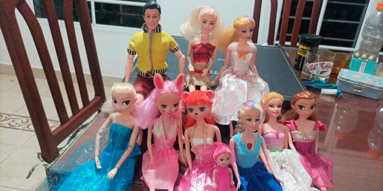 COLECTA. Juntan juguetes para que esta Navidad ningún niño se quede sin regalo.