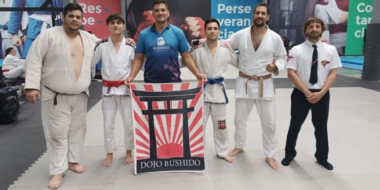 MEDALLAS. El equipo de la tierra colorada sumó festejos en Montevideo.