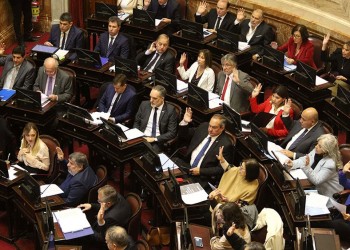 En enero los senadores se aumentan la dieta: cobrarán 9,5 millones de pesos por mes