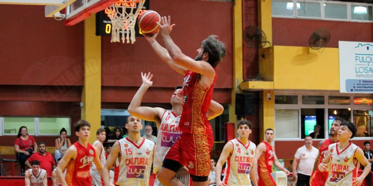 SIGUE. González, capitán del equipo, continuará de cara a un nuevo intento por el ascenso a la Liga Argentina.
