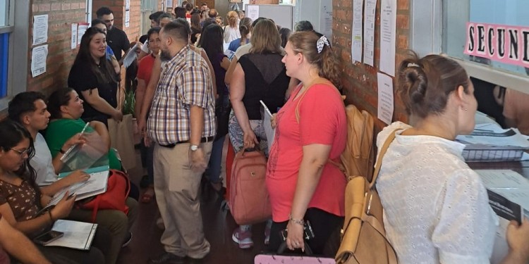 ANTES. Había días donde llegaban a atender a unos 5.000 docentes de toda la provincia.