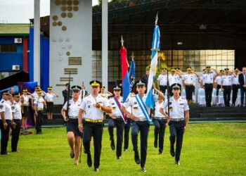 Traspaso de abanderados en la Universidad de las Fuerzas de Seguridad misionera