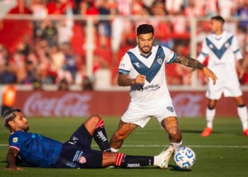 El fútbol argentino al rojo vivo: Vélez perdió en Santa Fe y Talleres sueña con alcanzarlo